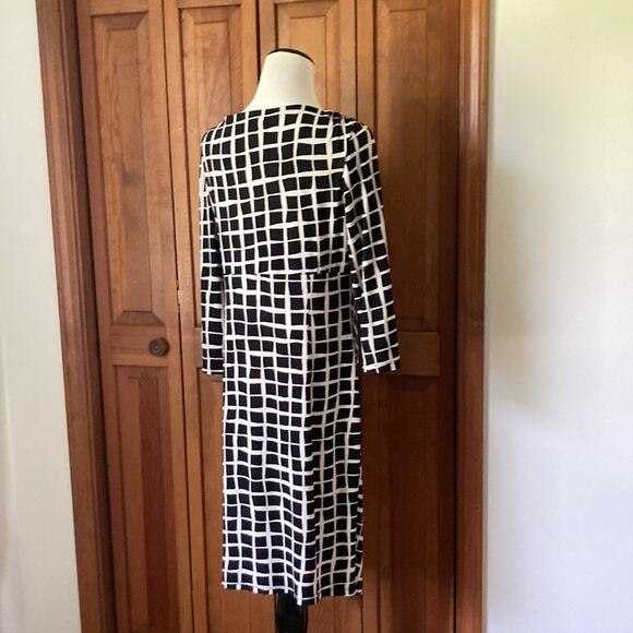 Jessica Howard Black & White Abstract Print Stretch Pullover Dress, Size 12 - Picture 3 of 10